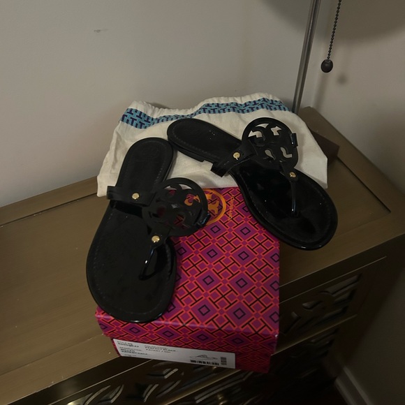 Tory Burch Miller Patent calf Black And Light Make Up - Picture 4 of 5